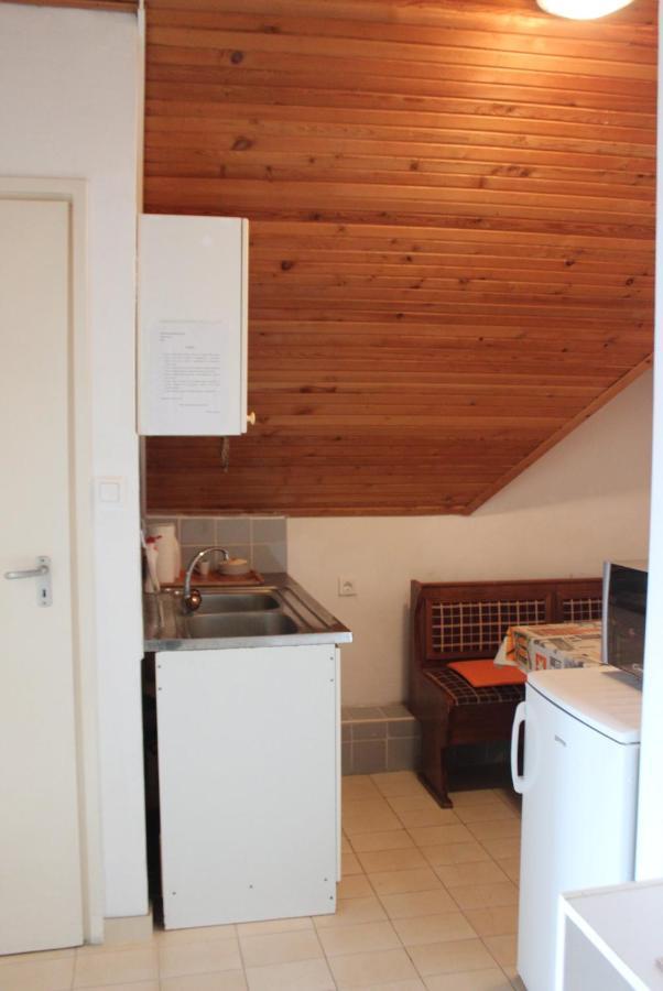 Kriszta Apartmanhaz Apartment Balatonlelle Exterior photo